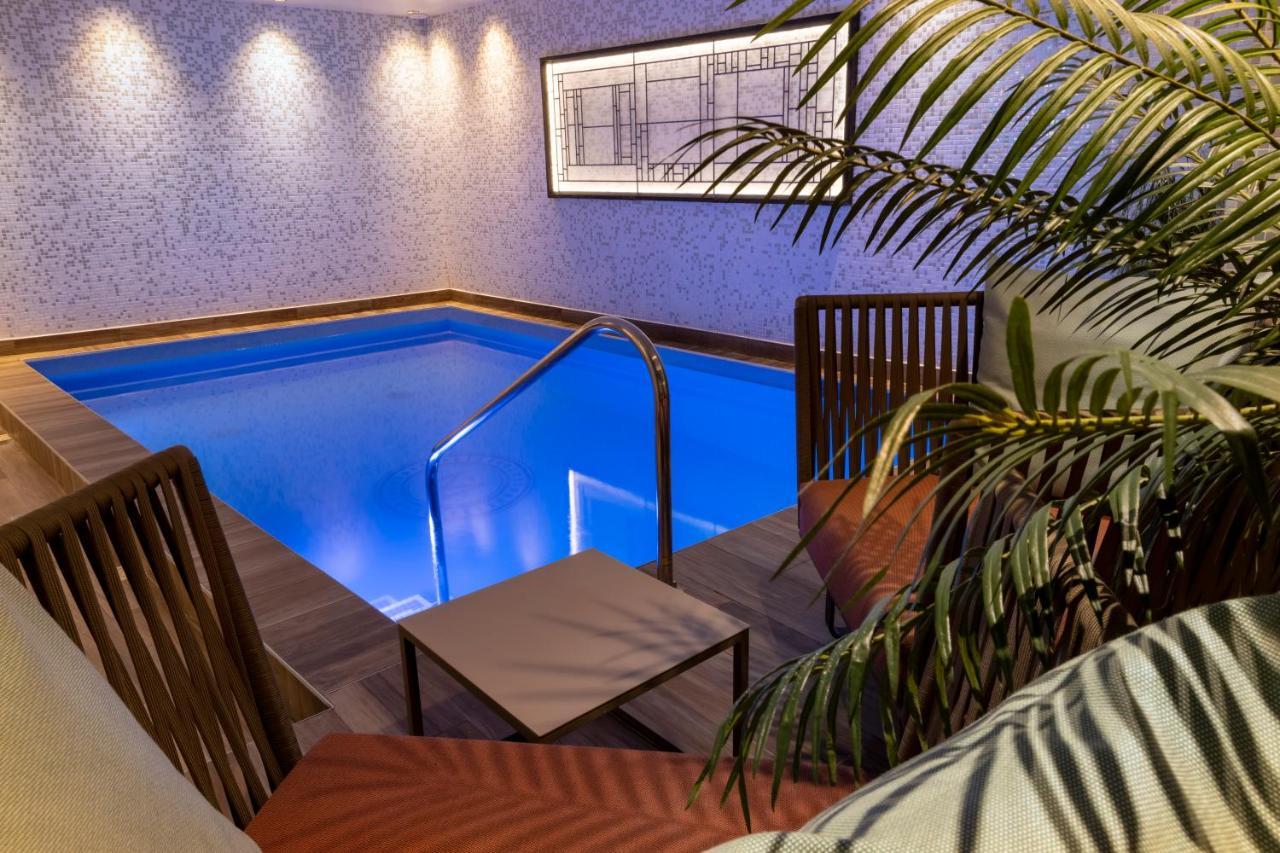 Les Matins De Paris & Spa Екстериор снимка